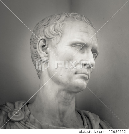 Head and shoulders detail of the ancient sculpture Head and shoulders detail of the ancient sculpture 35086322