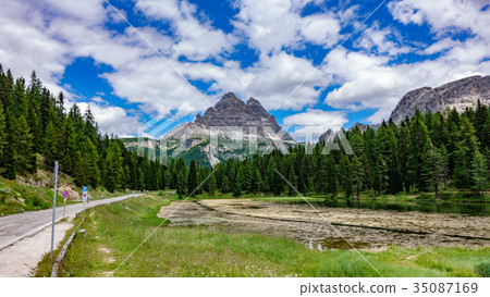 Tre Cime di Lavaredo and lake 35087169
