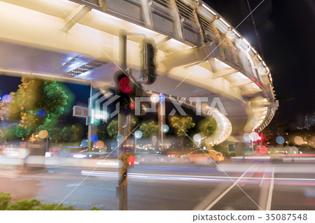 Fascinating phantom Fascinating phantom 35087548