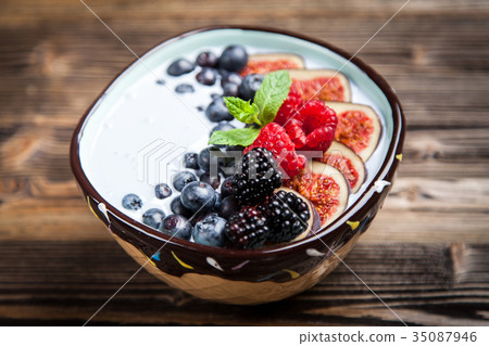 Delicious blueberry and fig yoghurt 35087946
