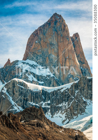 Fitz Roy mountain, Patagonia, Argentina 35088300