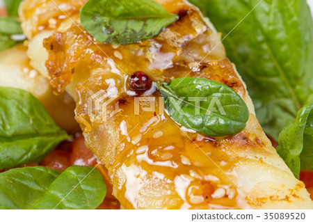 Pike perch fillet with vegetables 35089520
