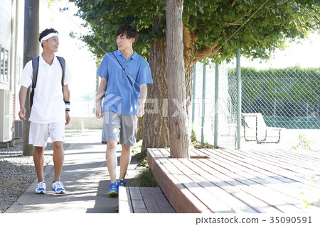 Men in tennis wear Men in tennis wear 35090591