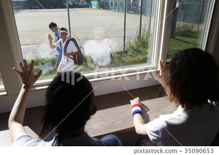 網球的人揮動揮動的手 網球的人揮動揮動的手 35090653