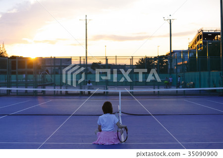 網球場的女人 35090900