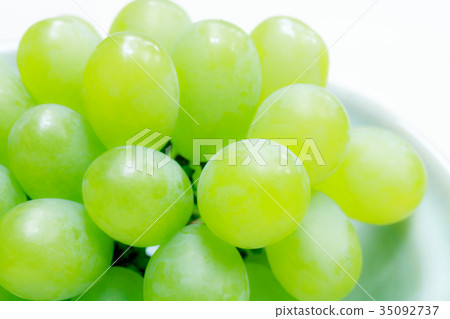 Green grapes Green grapes 35092737