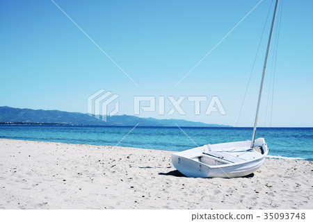 Spiaggia del Poetto beach in Sardinia, Italy 35093748