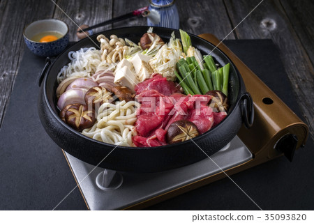 Traditional Sukiyaki 35093820