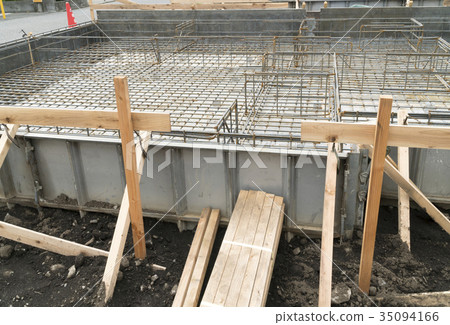 木屋基礎工人的加固基礎基礎 木屋基礎工人的加固基礎基礎 35094166