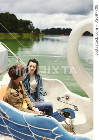 Dating couple Dating couple 35097709