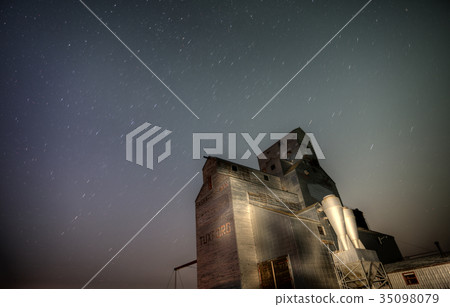Grain Elevator Saskatchewan Grain Elevator Saskatchewan 35098079