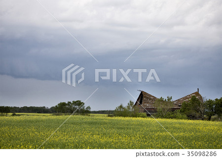 Storm Clouds Canada 35098286