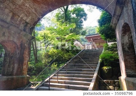 京都市南禪寺通往Nanzenin的樓梯 35098796