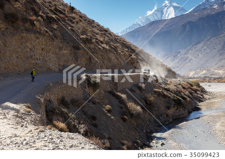 road from Jomsom to Kagbeni road from Jomsom to Kagbeni 35099423