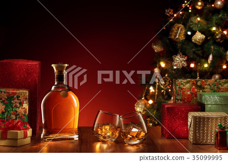 two glasses whiskey 35099995