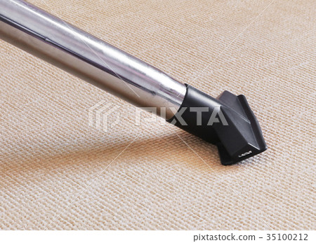 Clean the sofa with vacuum cleaner  35100212