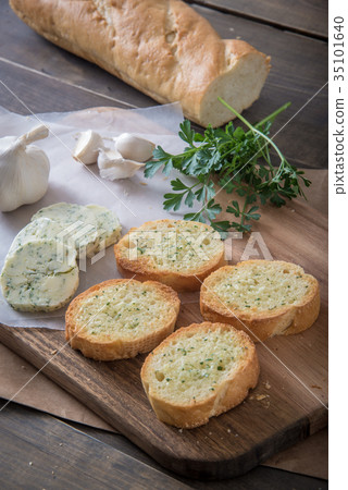 garlic toast 35101640
