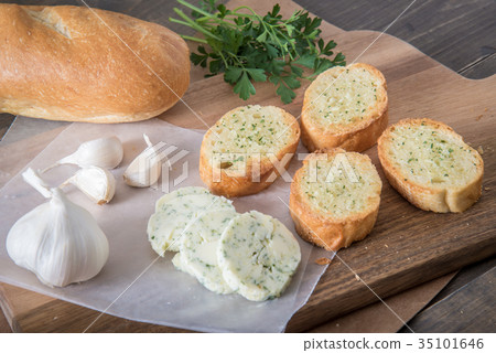 garlic toast garlic toast 35101646