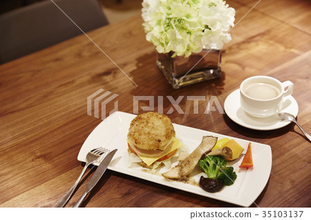 rice Hamburg and milk tea rice Hamburg and milk tea 35103137