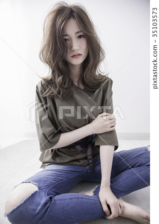 Loose medium hair Loose medium hair 35103573