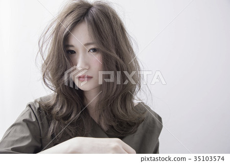 Loose medium hair Loose medium hair 35103574