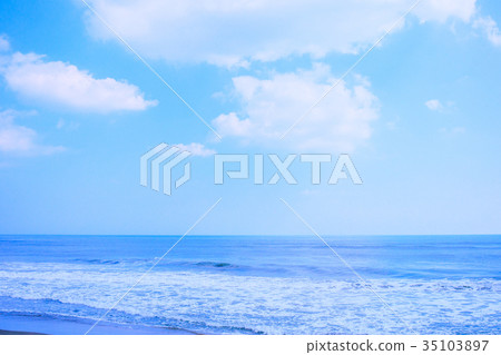 雲,海和波浪Ichinomiyacho海岸Chosei村莊海岸 雲,海和波浪Ichinomiyacho海岸Chosei村莊海岸 35103897