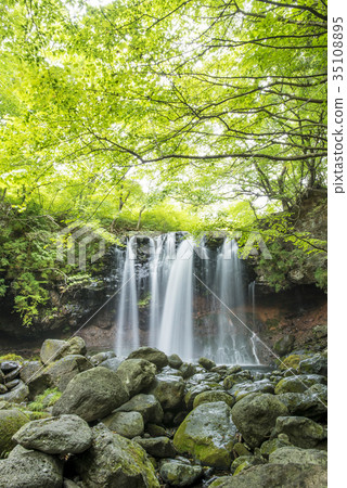 Otome瀑佈在Nasushiobara，櫪木 35108895