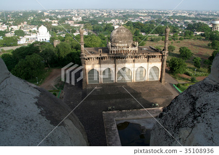Aerial View of Masjid 35108936