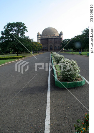 Way to Gol Gumbaz Way to Gol Gumbaz 35109016