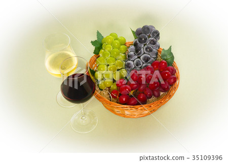 紅葡萄酒和白葡萄酒和葡萄 35109396