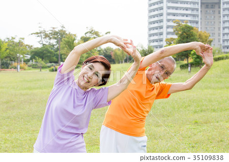 Active senior elderly couple health Active senior elderly couple health 35109838