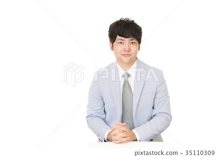微笑的商人 35110309