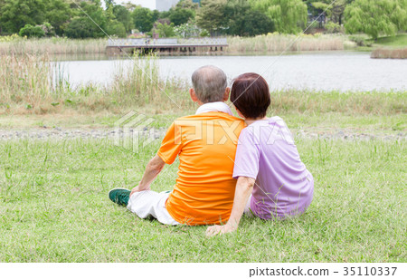 活躍的高級老年夫婦健康 35110337