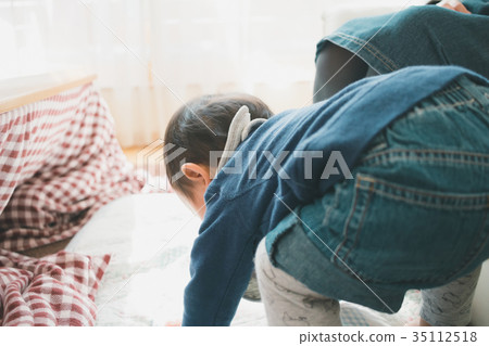 younger, person, little child 35112518