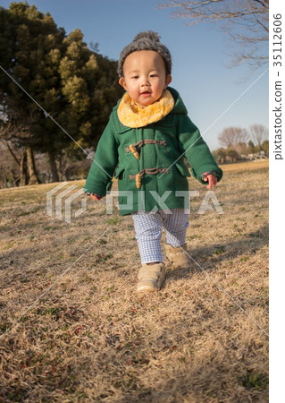 little child, toddler, enjoy oneself 35112606