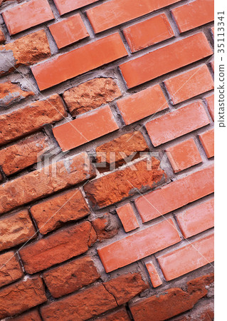Old red bricks half new 35113341