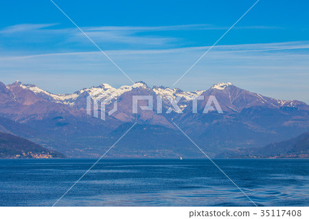 Lake Como with snow mountain in background 35117408