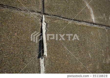 Concrete wall 35118619