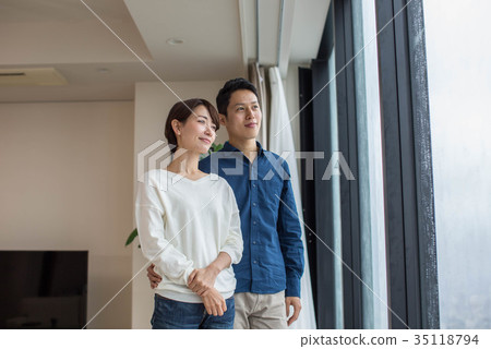 High-rise apartment middle couple 35118794