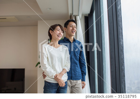 High-rise apartment middle couple 35118795