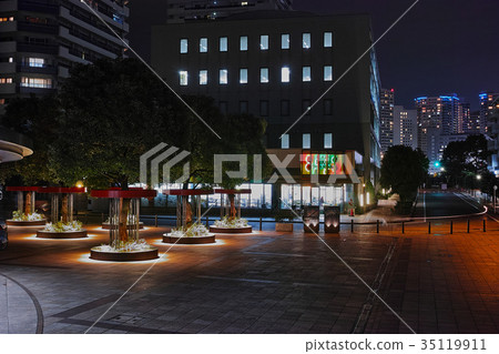 橫濱市神奈川區橫濱港邊區的夜景 橫濱市神奈川區橫濱港邊區的夜景 35119911
