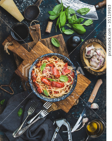 Spaghetti with tomato and basil in plate Spaghetti with tomato and basil in plate 35119983