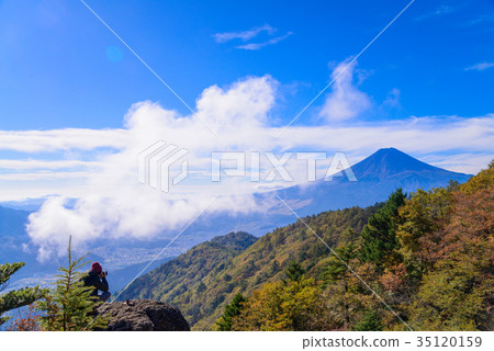 Mt. Misasayama of colored leaves Mt. Fuji from rock climbing rocky area 35120159