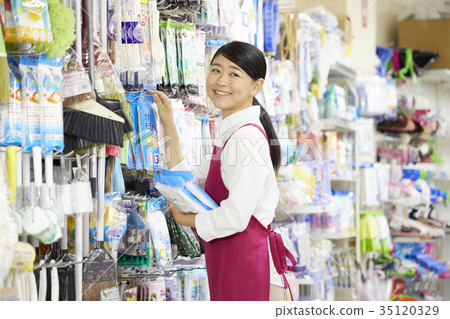 100 Yen shop 35120329