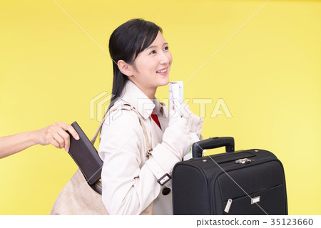 一個女人被偷了 35123660