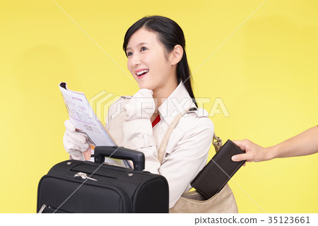一個女人被偷了 35123661