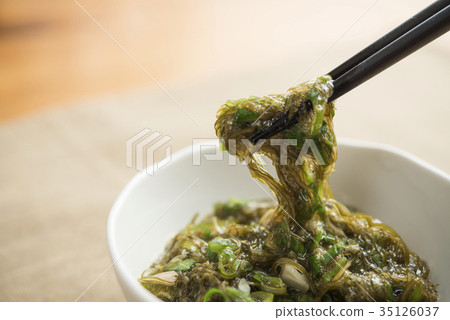 Stir-fried kombu seaweed Stir-fried kombu seaweed 35126037