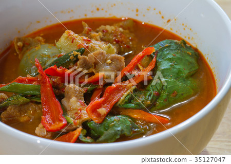 Hot Spicy curry with pork 35127047
