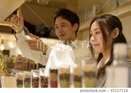 Sales clerk-beer server-wine glass Sales clerk-beer server-wine glass 35127116