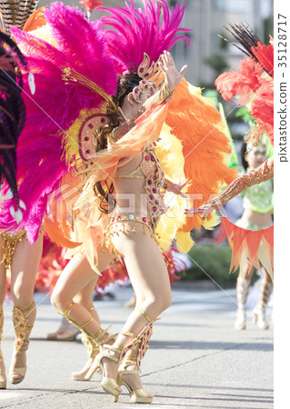 Samba dancer 35128717